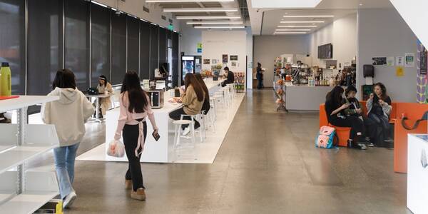 Kohl Commons dining facility at ArtCenter